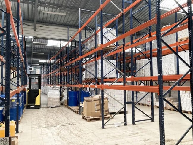 Plus de détails pour Local d’activités à vendre