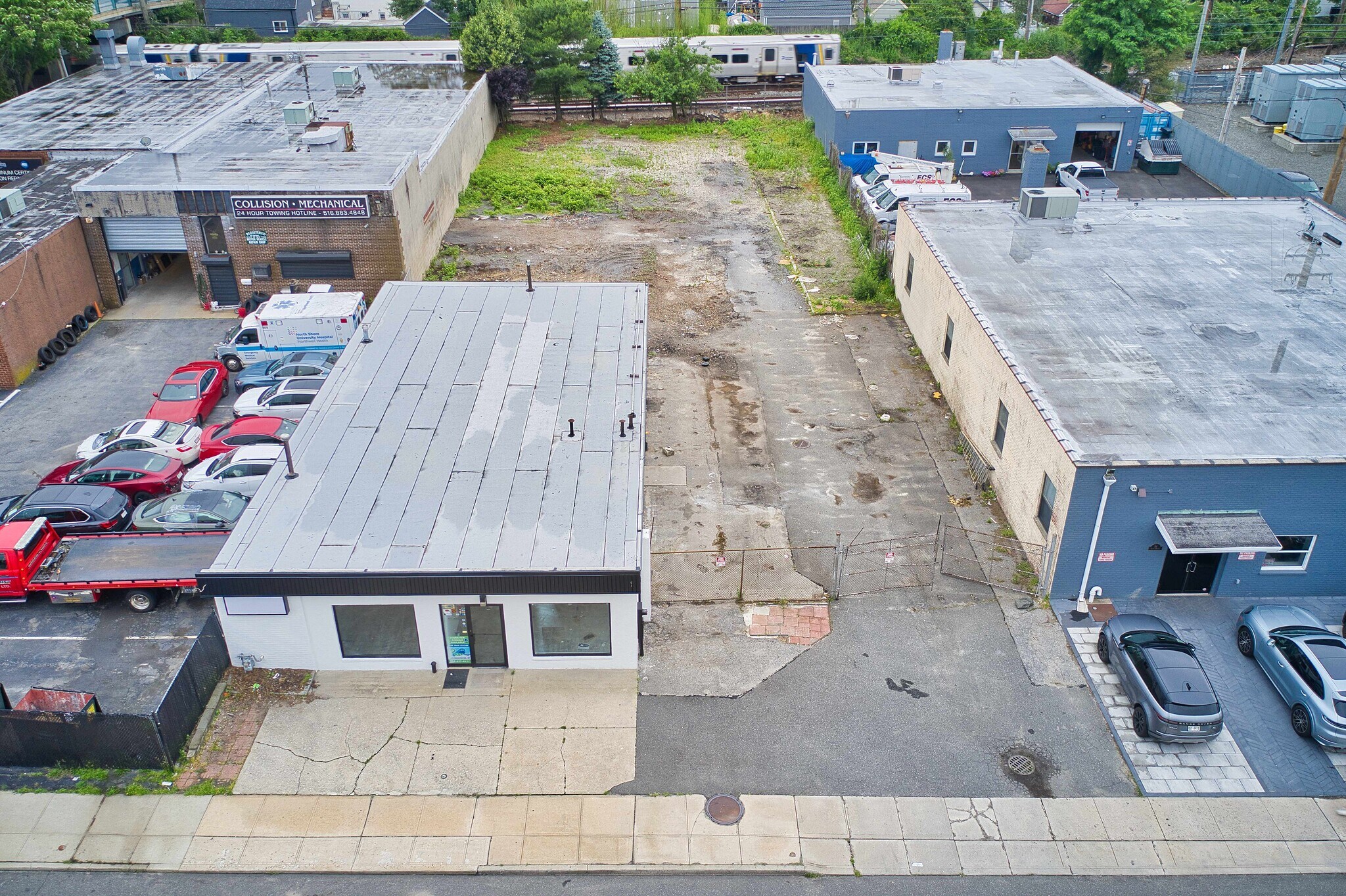 88 S Bayles Ave, Port Washington, NY à vendre Photo principale– Image 1 sur 19