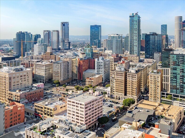 120 E 8th St, Los Angeles, CA à louer - Photo de l’immeuble – Image 2 sur 20