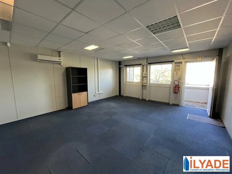 Bureau dans Gardanne à louer - Photo de l’immeuble – Image 2 sur 6