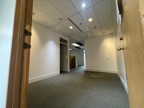 5701 Granville St, Vancouver, BC à louer Photo intérieure– Image 2 sur 12