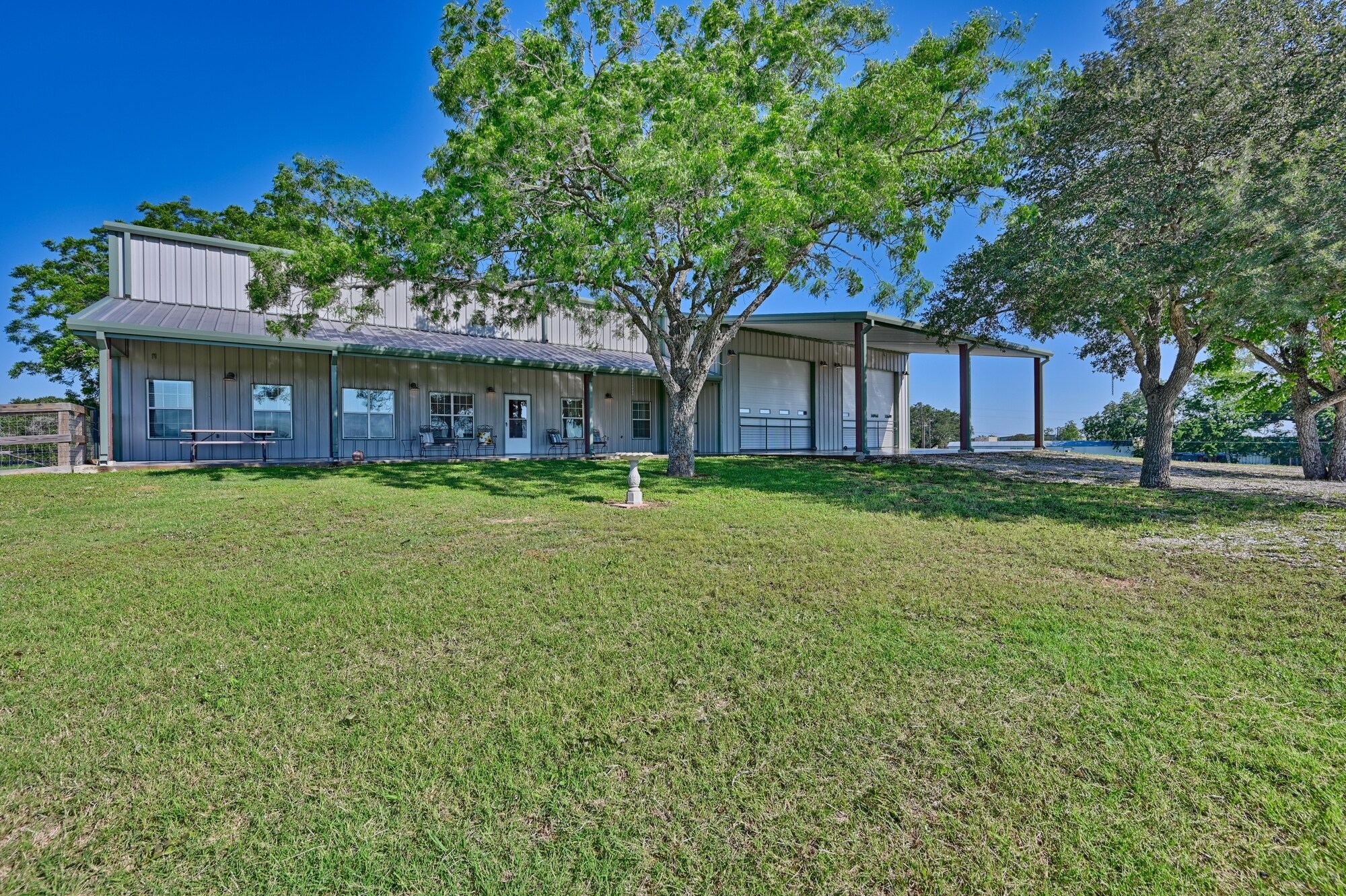 126 S Berlin Rd, Brenham, TX à vendre Photo principale– Image 1 sur 31
