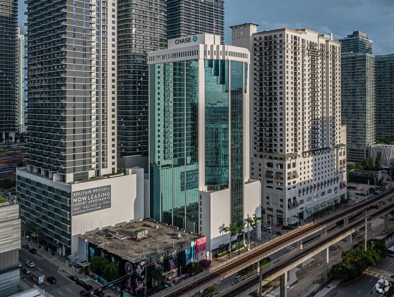 80 SW 8th St, Miami, FL à louer - Photo de l’immeuble – Image 2 sur 20