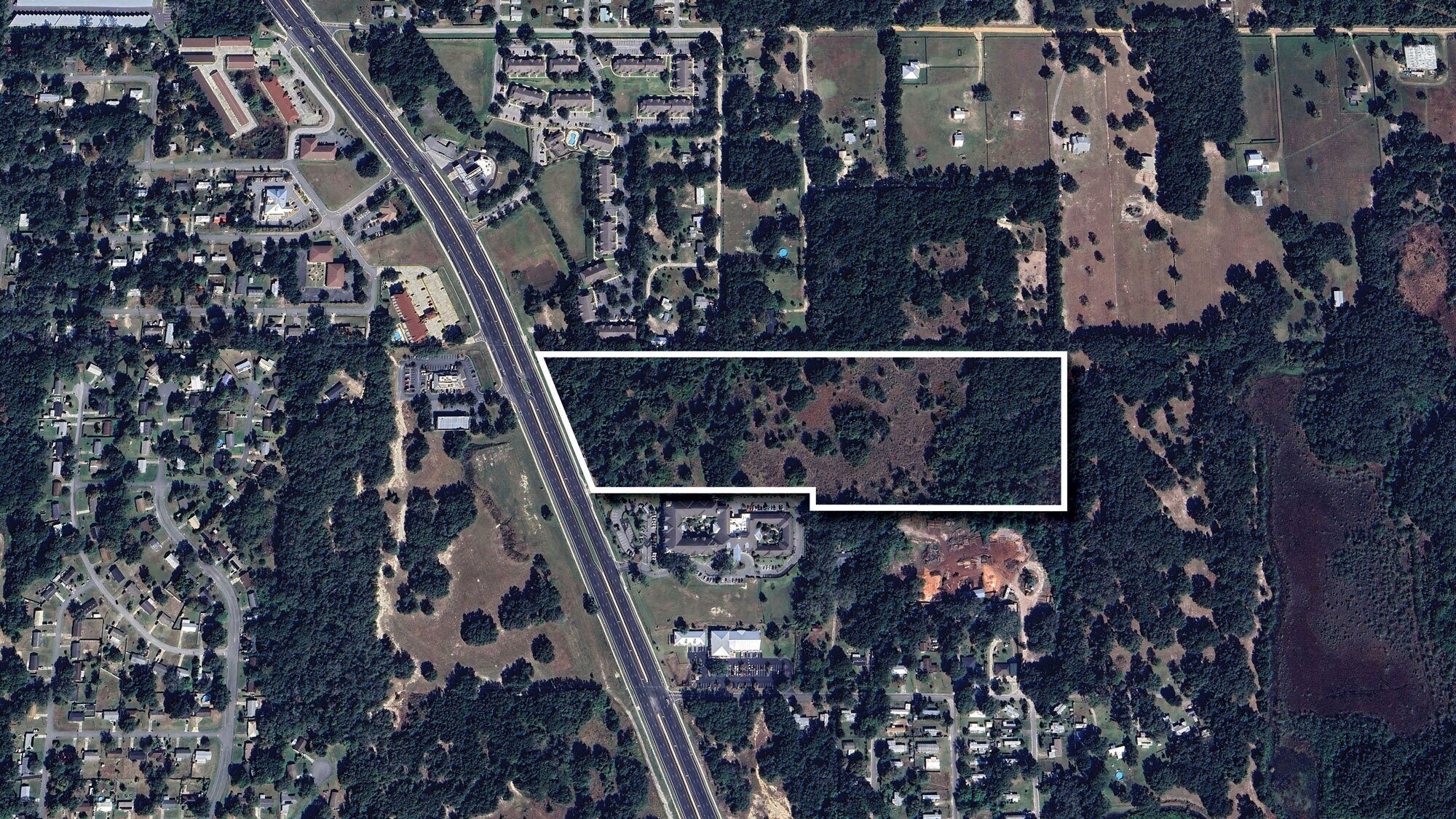 912 Linden Street, Lady Lake, FL à vendre Photo de l’immeuble– Image 1 sur 6