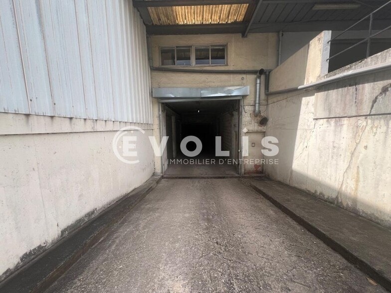 Local d’activités dans Chennevières-sur-Marne à louer - Photo de l’immeuble – Image 2 sur 8