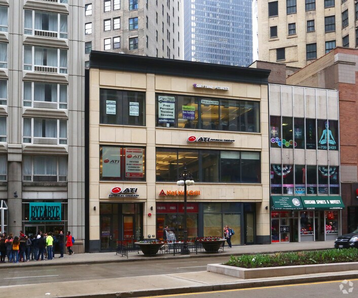 324-328 N Michigan Ave, Chicago, IL à louer - Photo principale – Image 1 sur 10