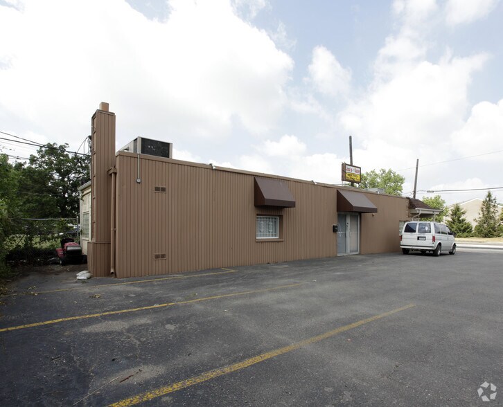 31750 Harper Ave, Saint Clair Shores, MI à louer - Photo de l’immeuble – Image 2 sur 2