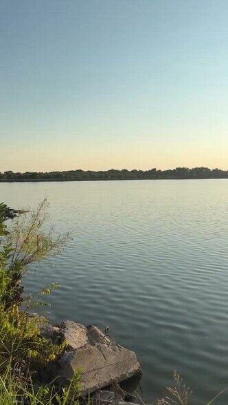 1215 Wolfe City Dr, Greenville, TX à vendre - Vidéo sur l’annonce professionnelle – Image 2 sur 20