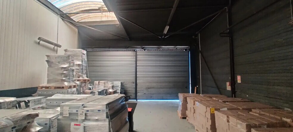 Local d’activités dans Gonesse à louer - Photo de l’immeuble – Image 2 sur 5