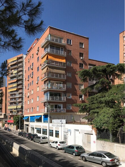 Local commercial dans Madrid, Madrid à louer - Photo principale – Image 1 sur 2