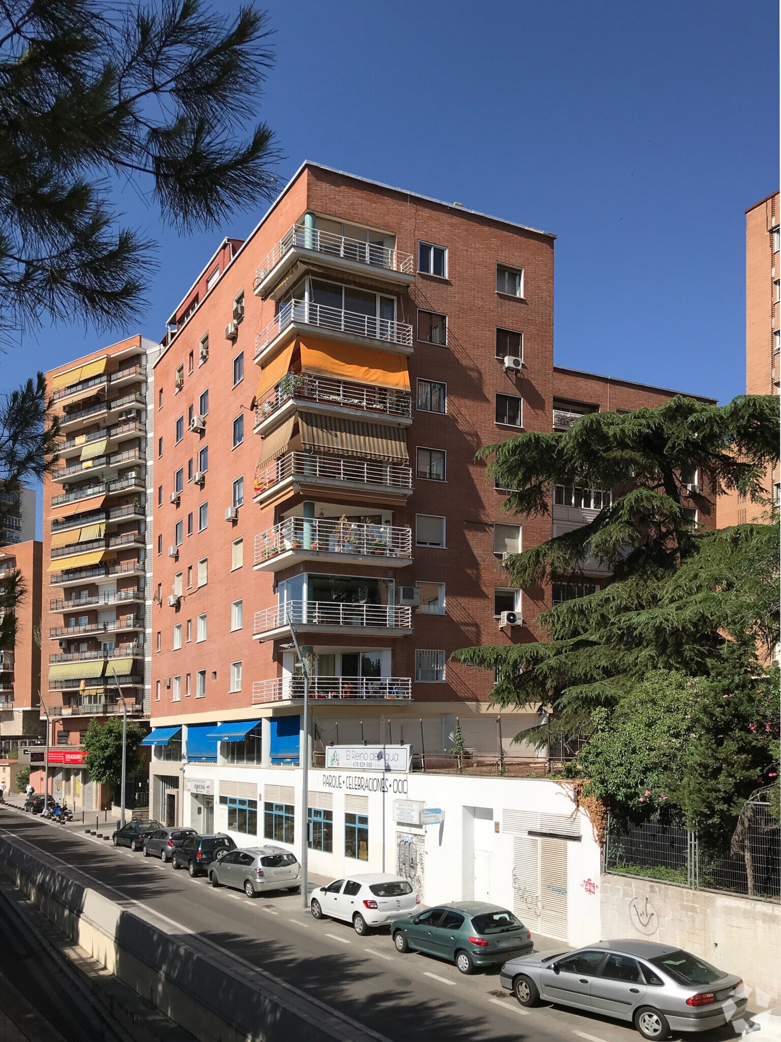Local commercial dans Madrid, Madrid à louer Photo principale– Image 1 sur 3