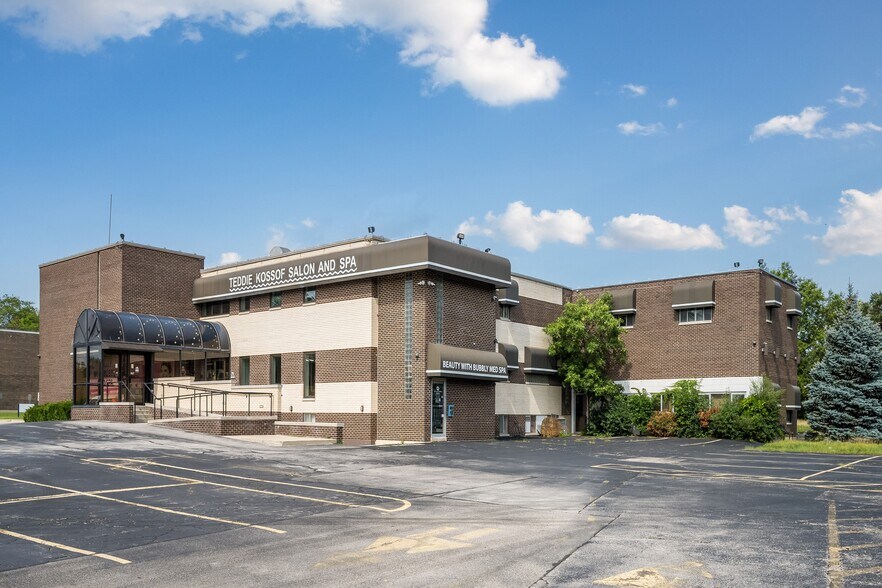 281 Waukegan Rd, Northfield, IL à vendre - Photo de l’immeuble – Image 1 sur 32