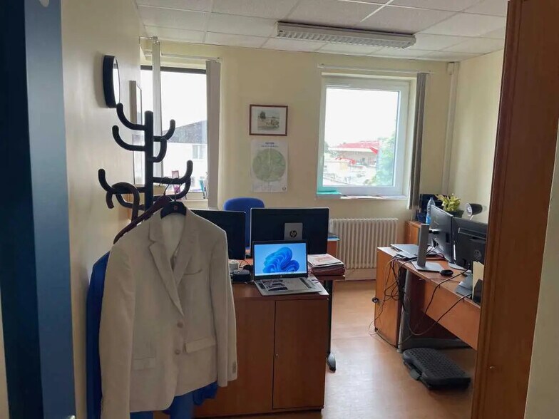 Bureau dans Compiègne à vendre - Photo de l’immeuble – Image 2 sur 3