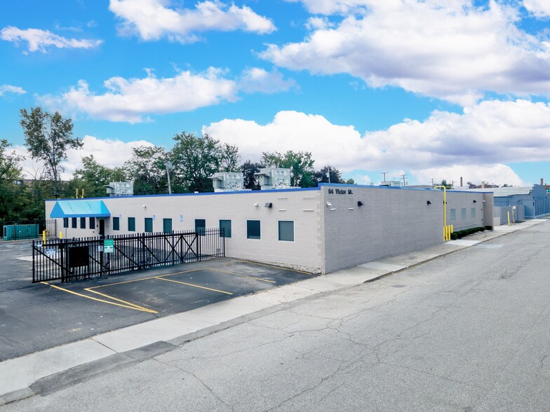 64 Victor St, Highland Park, MI à vendre - Photo de l’immeuble – Image 1 sur 7