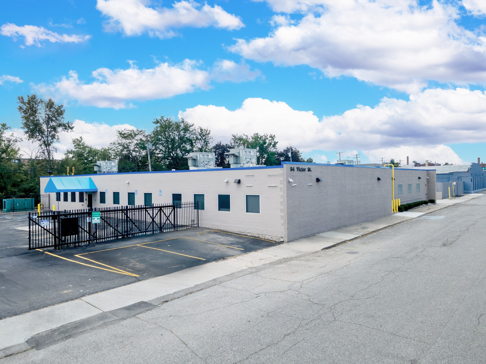 64 Victor St, Highland Park, MI à vendre Photo de l’immeuble– Image 1 sur 8