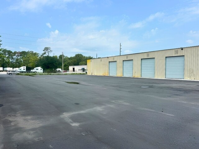 5921 W Beaver St, Jacksonville, FL à louer - Photo de l’immeuble – Image 2 sur 10