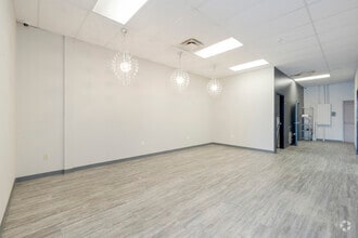 4645 E Broadway Rd, Phoenix, AZ à louer Photo intérieure– Image 2 sur 4