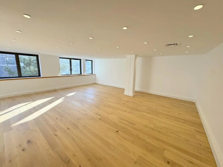 Bureau dans Viroflay à louer - Photo intérieure – Image 2 sur 8