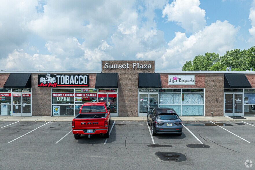 635 N 9th St, Kalamazoo, MI à louer - Photo de l’immeuble – Image 3 sur 4
