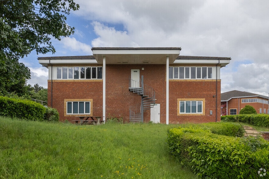 2 Crown Ct, Rushden à louer - Photo de l’immeuble – Image 3 sur 4