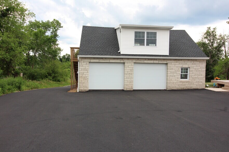 1058 State 12 Rd, Frenchtown, NJ à louer - Photo de l’immeuble – Image 1 sur 14