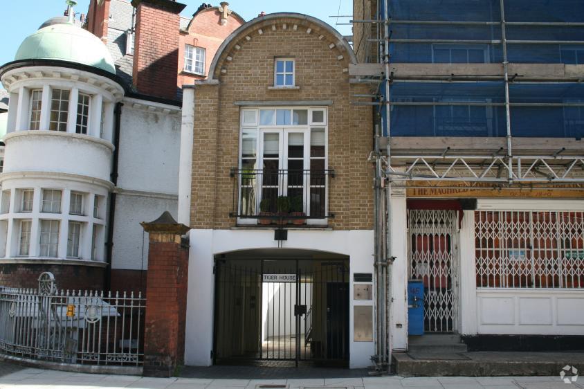 Burton St, Londres à vendre - Photo de l’immeuble – Image 2 sur 9