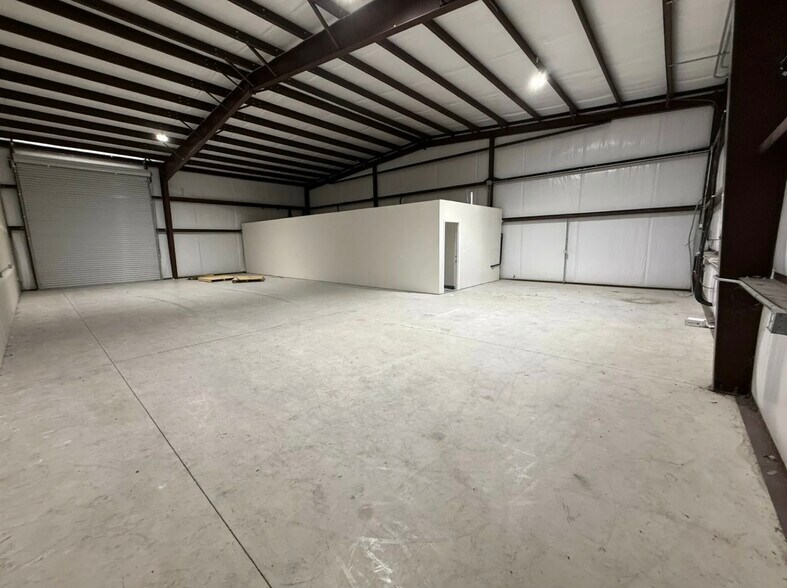 299 Navarro Drive portefeuille de 2 biens à vendre sur LoopNet.fr - Photo de l’immeuble – Image 3 sur 42