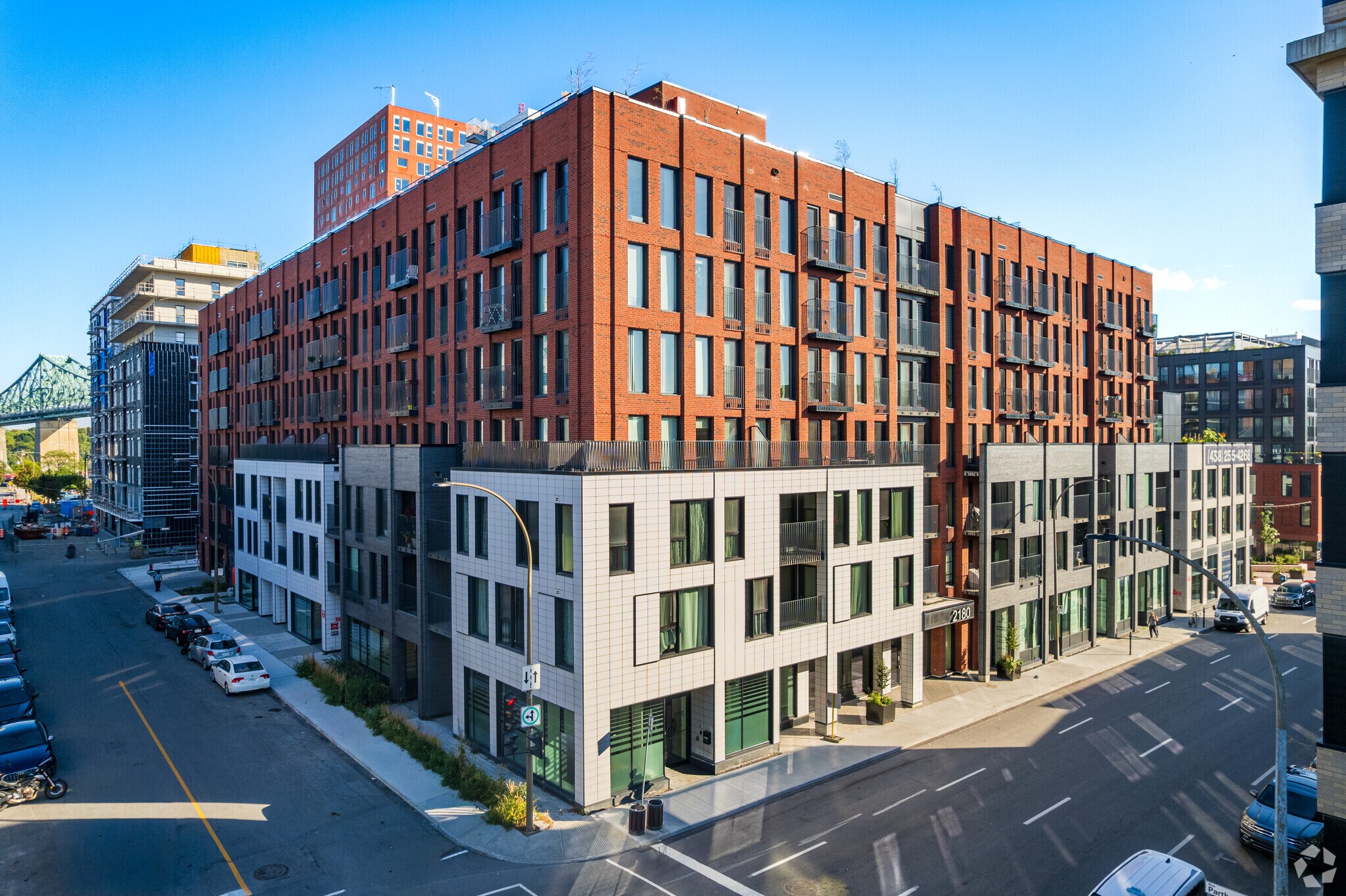 2150 Rue Sainte-Catherine E, Montréal, QC à louer Photo de l’immeuble– Image 1 sur 32