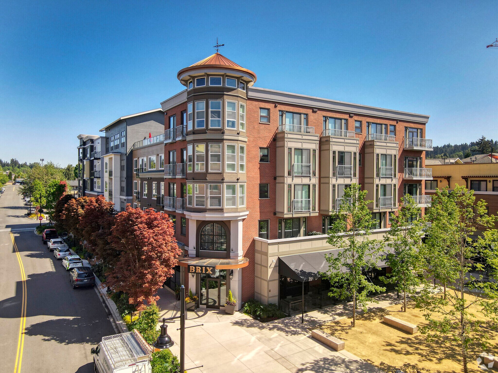 17300 NE Village Square Dr, Woodinville, WA à louer Photo de l’immeuble– Image 1 sur 7