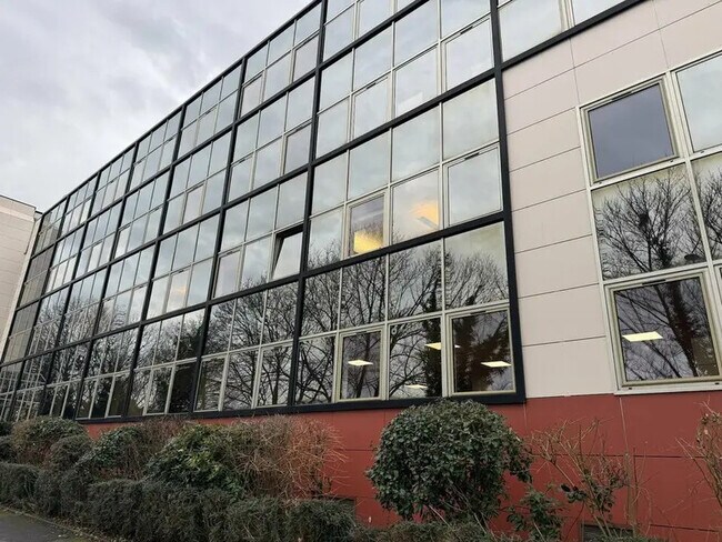 Plus de détails pour Bureau, Industriel/Logistique à louer