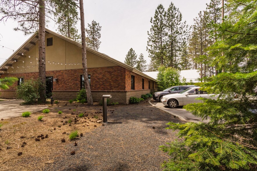 14617 N Newport Hwy, Mead, WA à vendre - Photo de l’immeuble – Image 1 sur 11