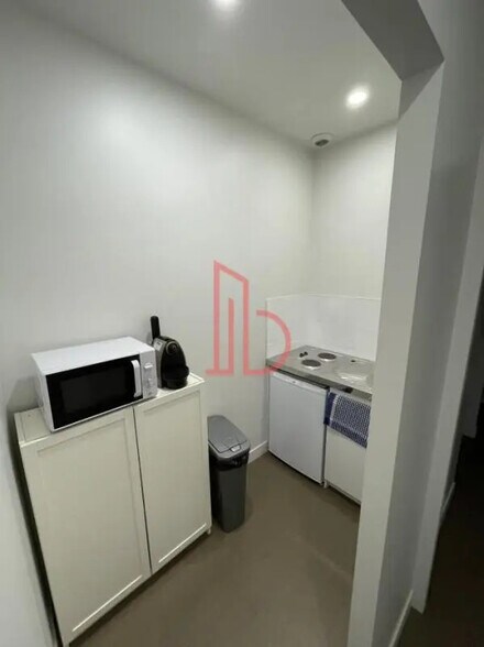 Bureau dans Bordeaux à vendre - Photo de l’immeuble – Image 3 sur 8