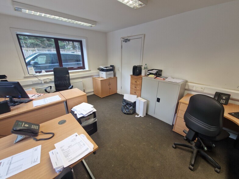 Tom Dow Transport Depot, Lochgilphead à vendre - Photo de l’immeuble – Image 2 sur 5