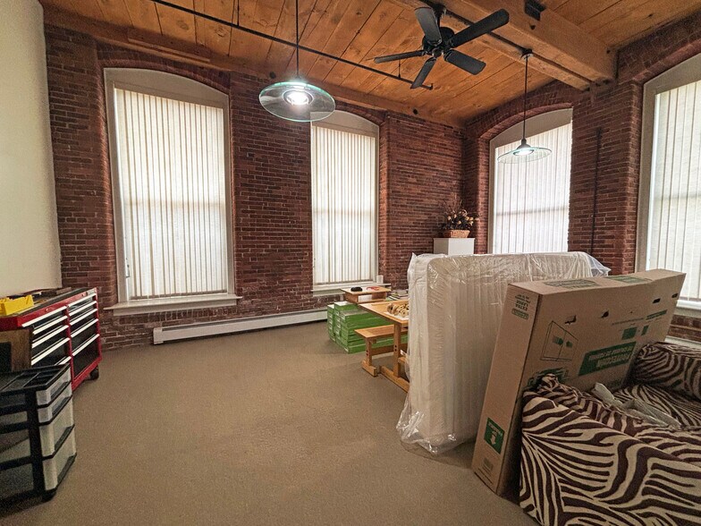 125 Main St, Newmarket, NH à vendre - Photo de l’immeuble – Image 2 sur 4