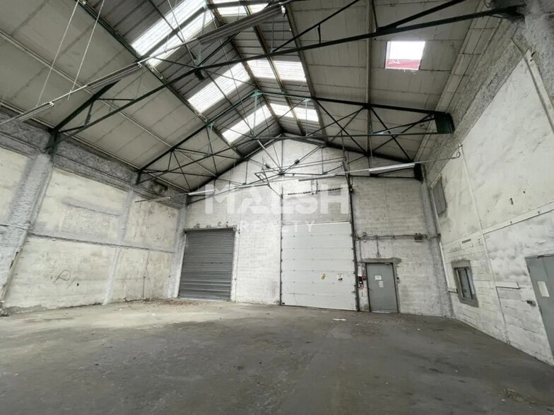 Local d'activités dans Lyon à vendre - Photo de l’immeuble – Image 2 sur 5