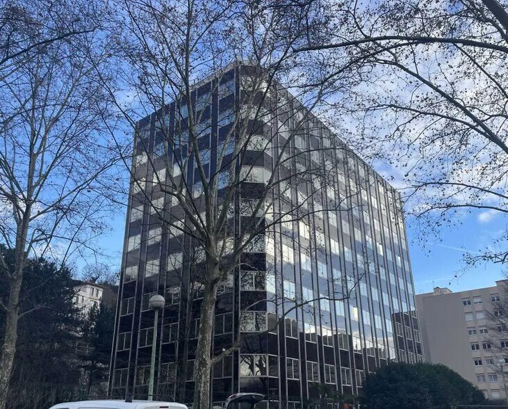 Bureau dans Lyon à vendre - Photo de l’immeuble – Image 2 sur 11