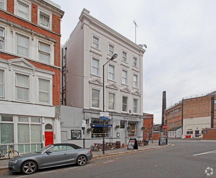 24 Blythe Rd, Londres à louer - Photo de l’immeuble – Image 2 sur 2