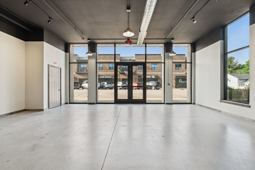 120 W Main St, Solon, IA à vendre - Photo de l’immeuble – Image 2 sur 6