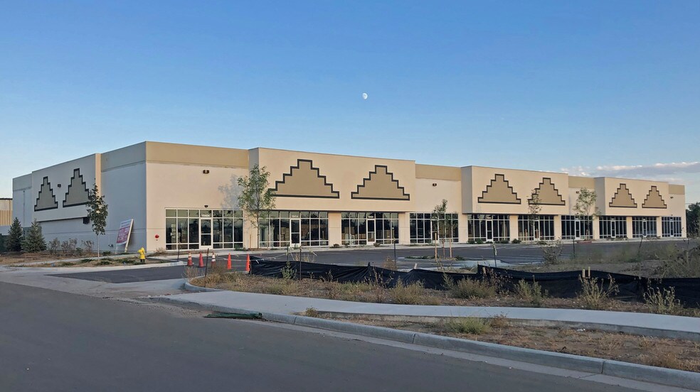16404-16494 E 2nd Ave, Aurora, CO à louer - Photo de l’immeuble – Image 3 sur 5