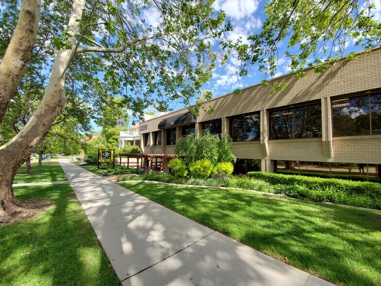 747 E South Temple, Salt Lake City, UT à louer - Photo de l’immeuble – Image 2 sur 11
