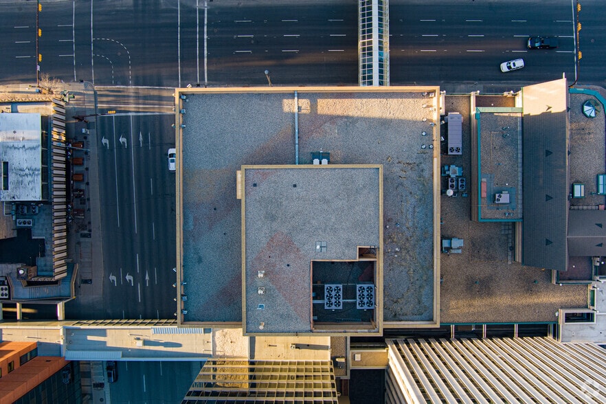 435 4th Ave SW, Calgary, AB à louer - Aérien – Image 2 sur 2