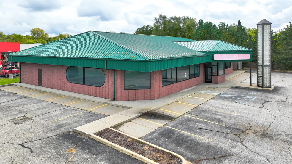 6995 Gratiot Rd, Saginaw, MI à louer - Photo de l’immeuble – Image 3 sur 3