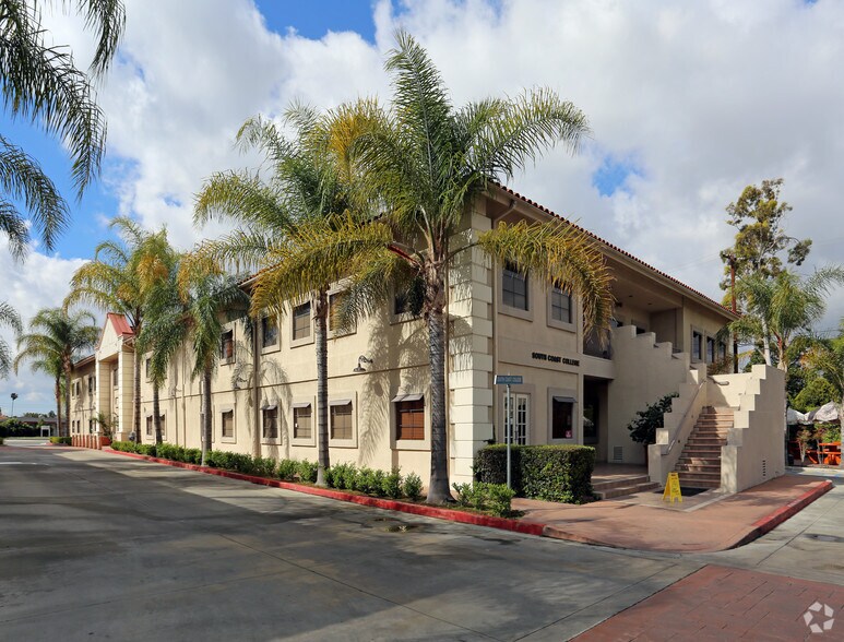 2011 W Chapman Ave, Orange, CA à vendre - Photo de l’immeuble – Image 3 sur 5