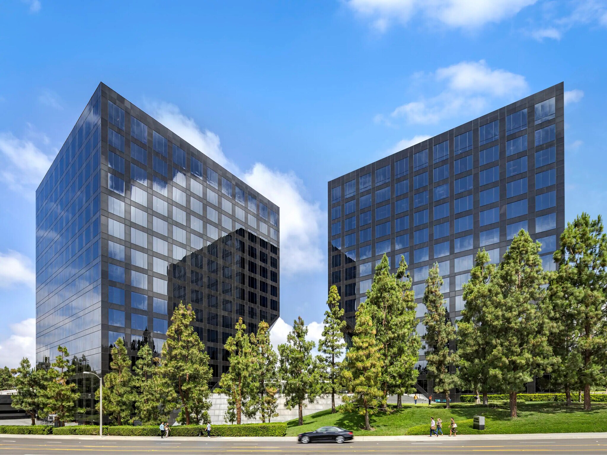 19800 MacArthur Blvd, Irvine, CA à louer Photo de l’immeuble– Image 1 sur 7