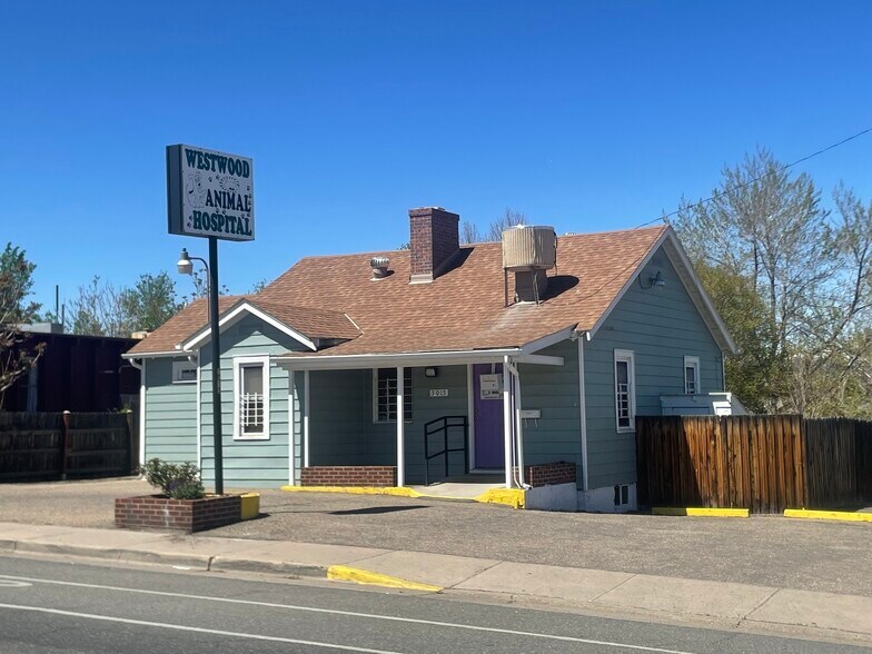 5015 Morrison Rd, Denver, CO à vendre - Photo principale – Image 1 sur 25