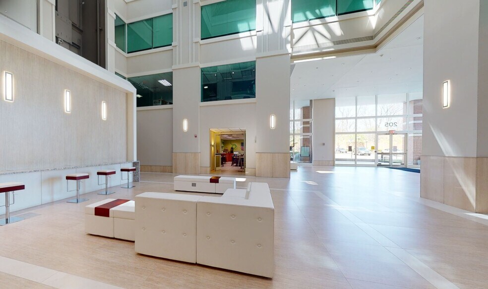 205 Van Buren St, Herndon, VA à louer - Numérisation 3D Matterport – Image 2 sur 7