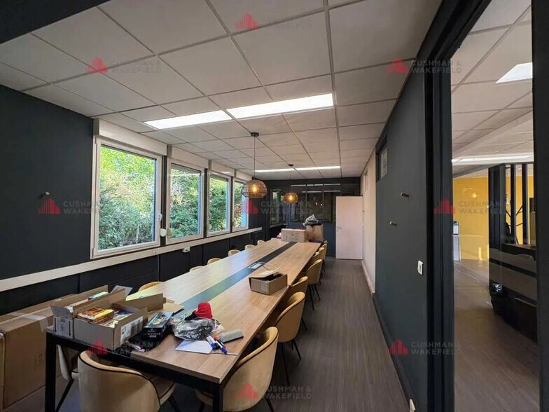 Bureau dans CRISSEY à louer - Photo de l’immeuble – Image 3 sur 8