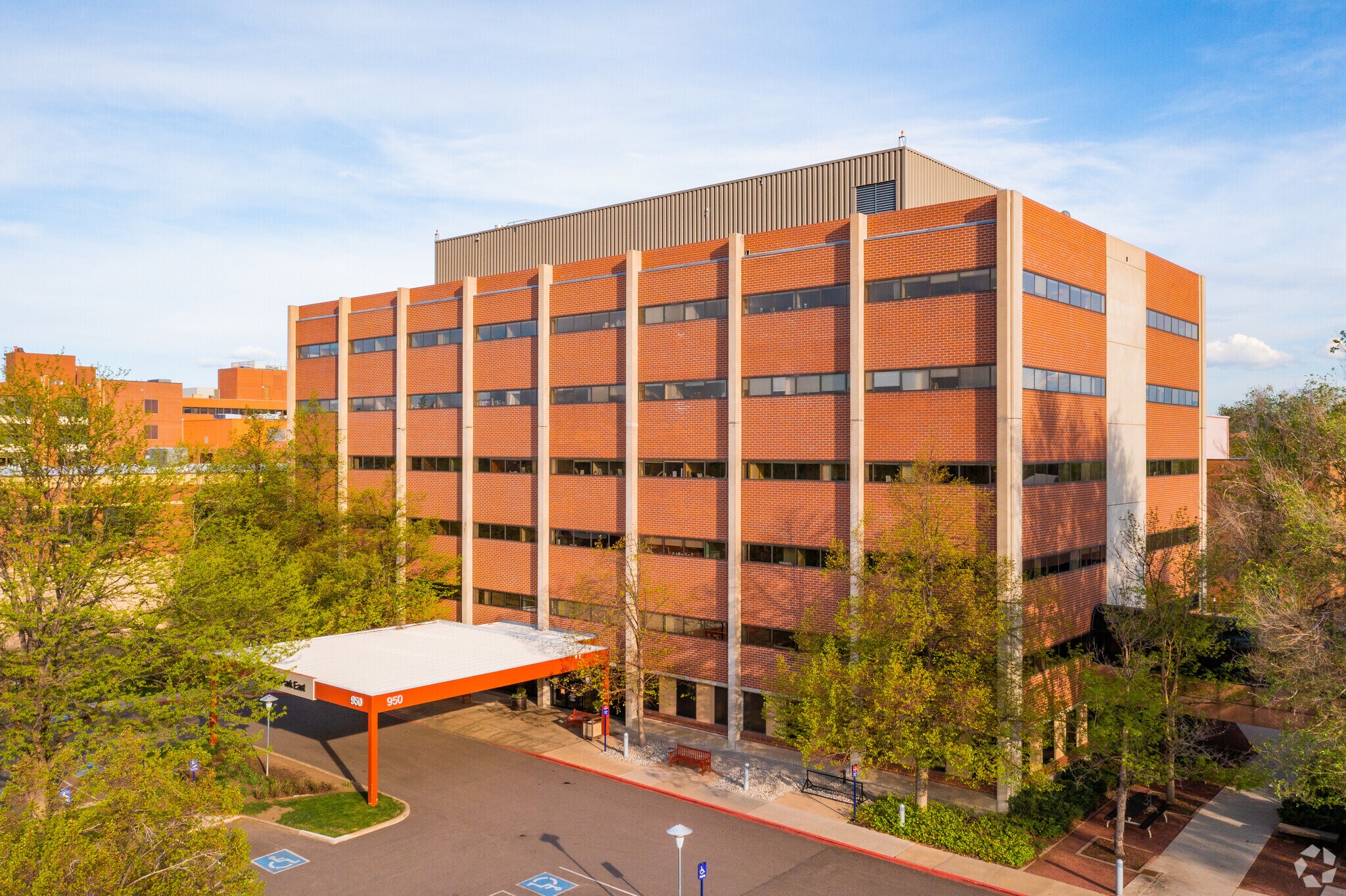 950 E Harvard Ave, Denver, CO à louer Photo principale– Image 1 sur 23