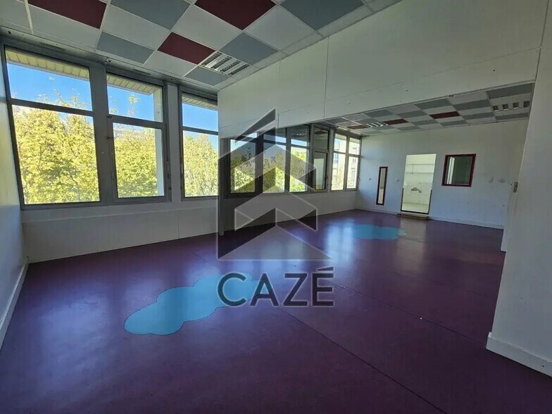 Bureau dans Bordeaux à louer - Photo de l’immeuble – Image 1 sur 3