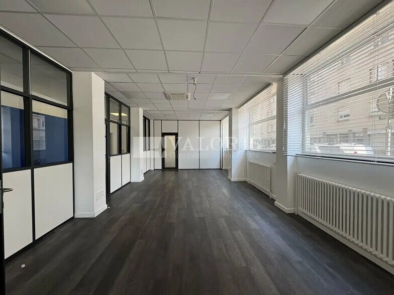 Bureau dans Lyon à louer - Photo de l’immeuble – Image 1 sur 9